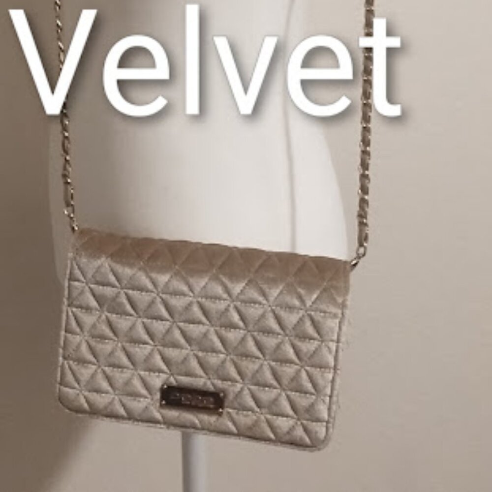 EUC Bebe Cream Quilted Velvet Crossbody Shoulder Clutch Bag Detachable Strap